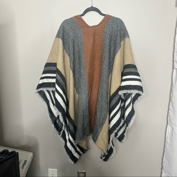 Boutique Poncho, shawl, striped pattern with tan, burnt orange, black, white - Picture 4 of 7